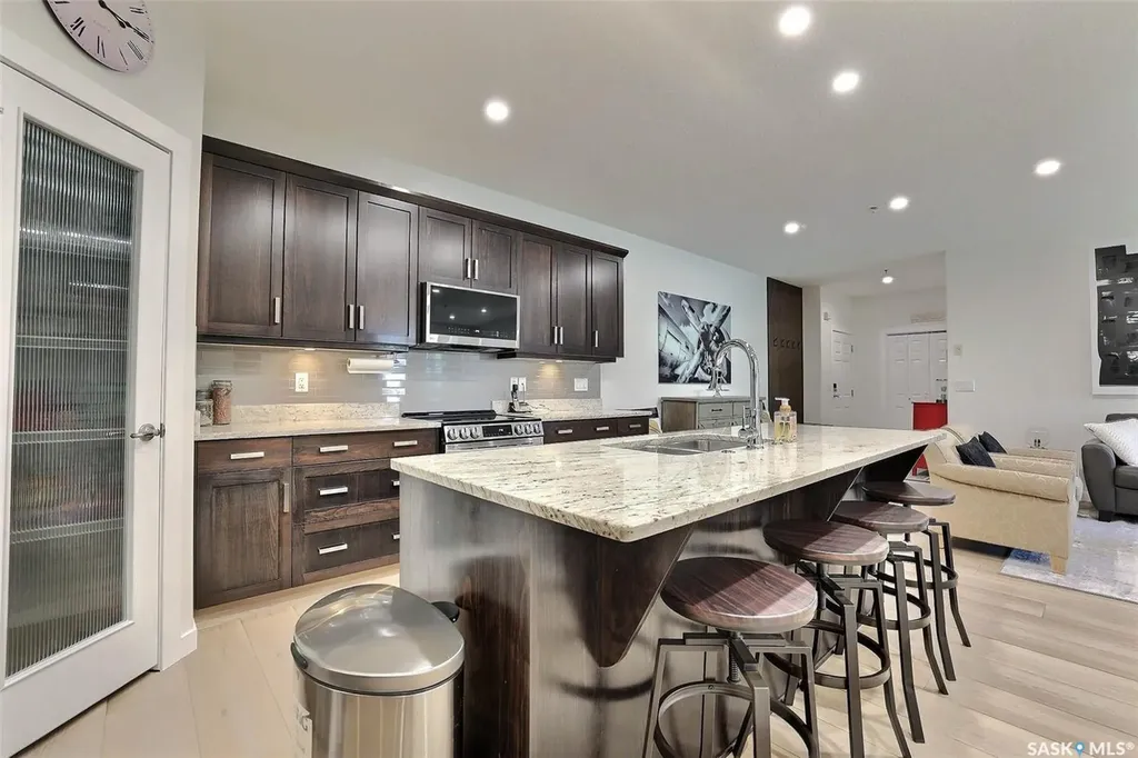 4721 Mctavish Street Regina SK S4S 6H2