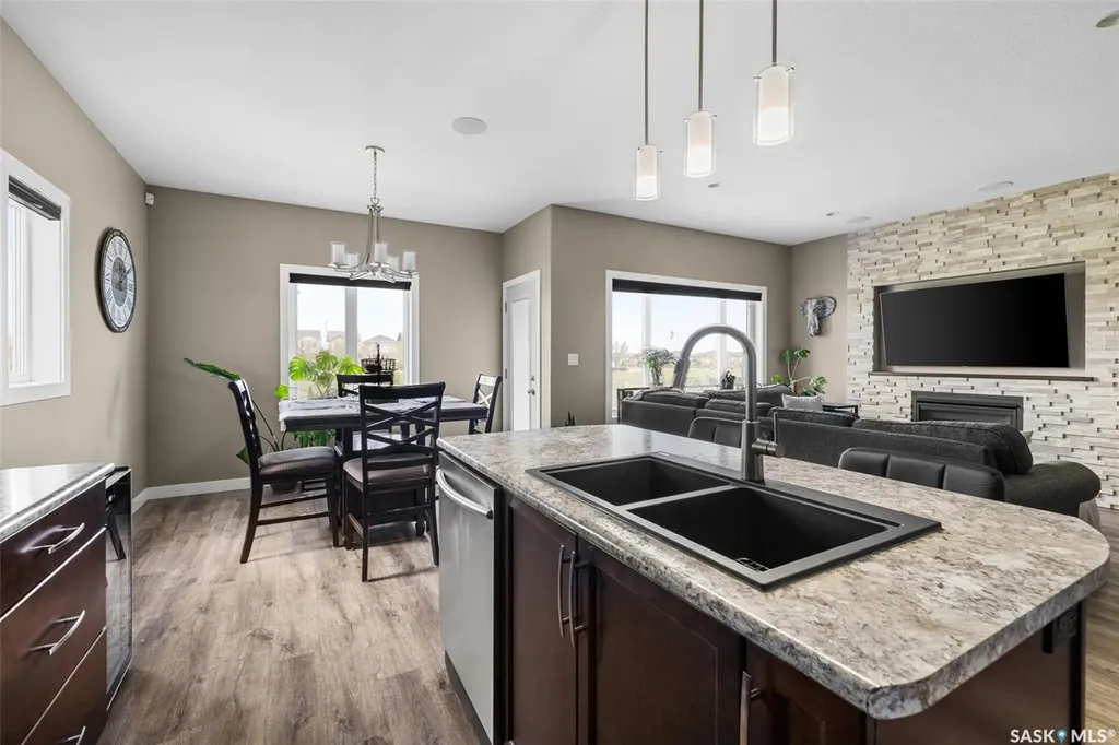 5044 Crane Crescent Regina SK S4W 0B9