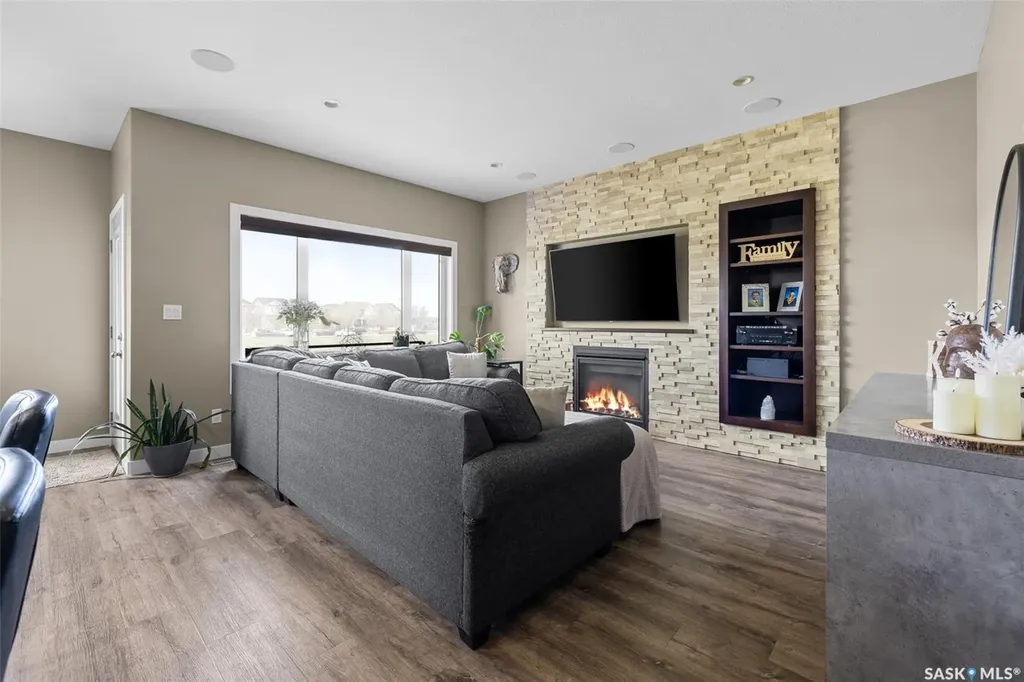 5044 Crane Crescent Regina SK S4W 0B9