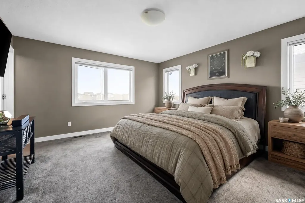 5044 Crane Crescent Regina SK S4W 0B9