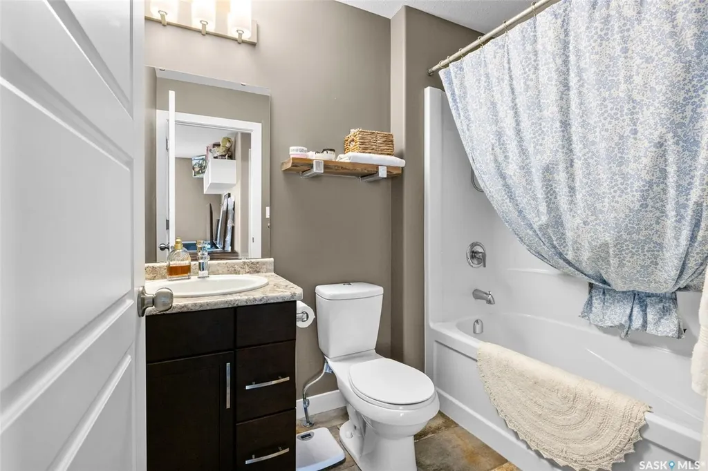 5044 Crane Crescent Regina SK S4W 0B9