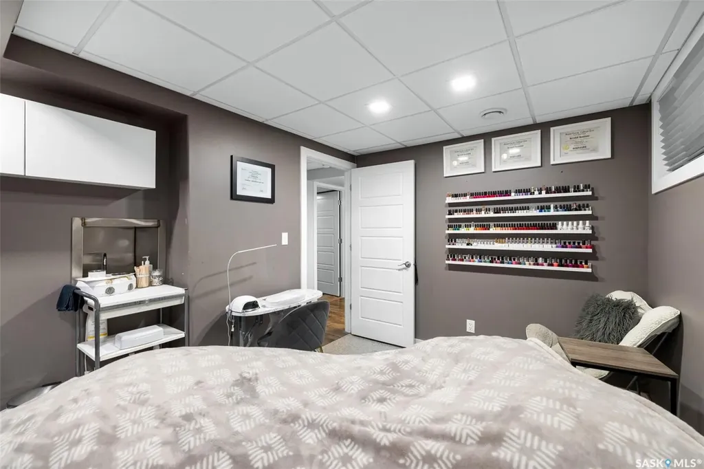 5044 Crane Crescent Regina SK S4W 0B9