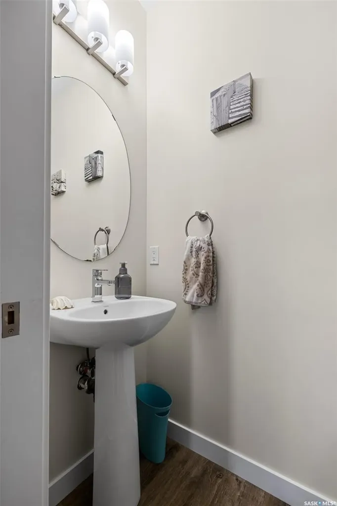 5044 Crane Crescent Regina SK S4W 0B9