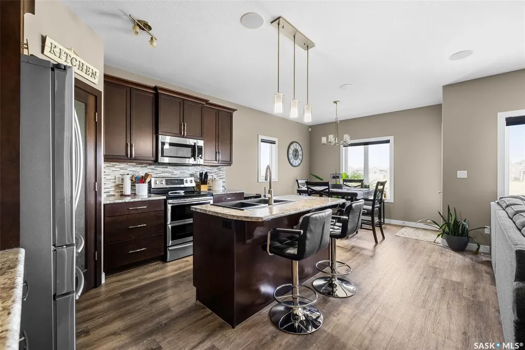 5044 Crane Crescent Regina SK S4W 0B9