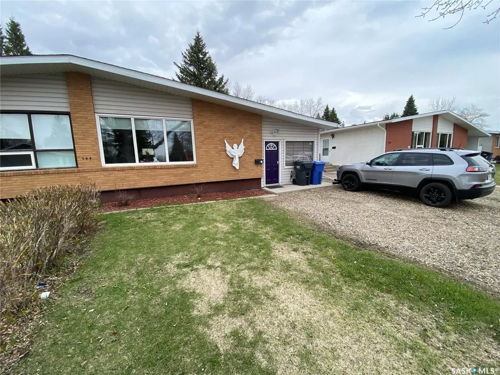 544 Circlebrooke Drive Yorkton SK S3N 2T4
