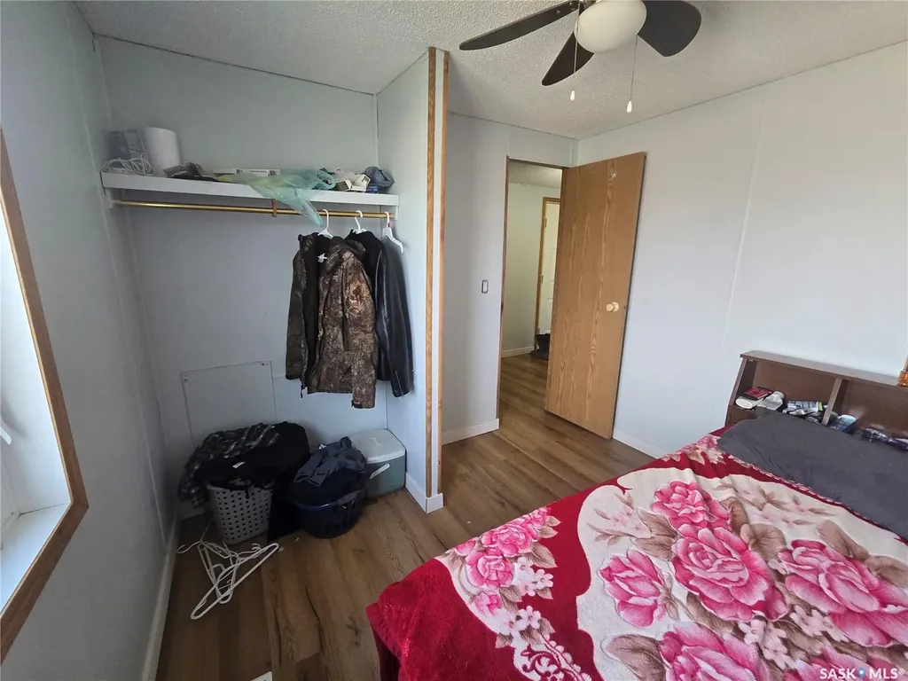 212 Railway Avenue N Lampman SK S0C 1N0