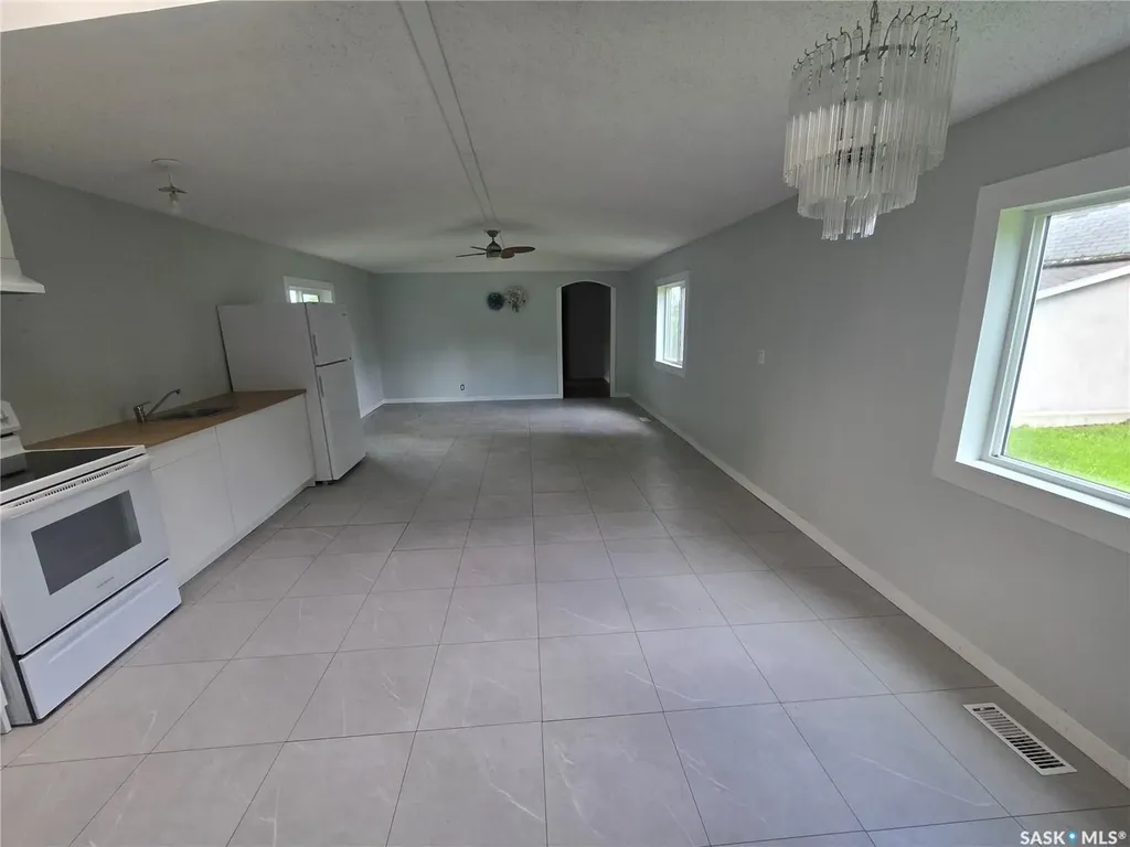 212 Railway Avenue N Lampman SK S0C 1N0