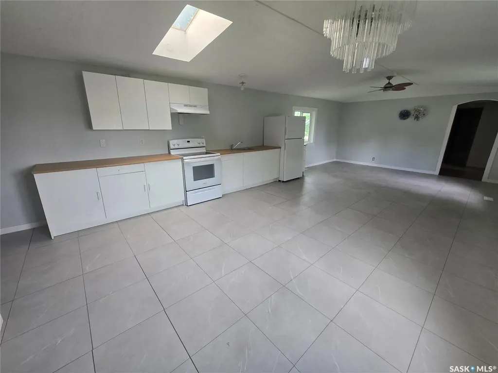 212 Railway Avenue N Lampman SK S0C 1N0