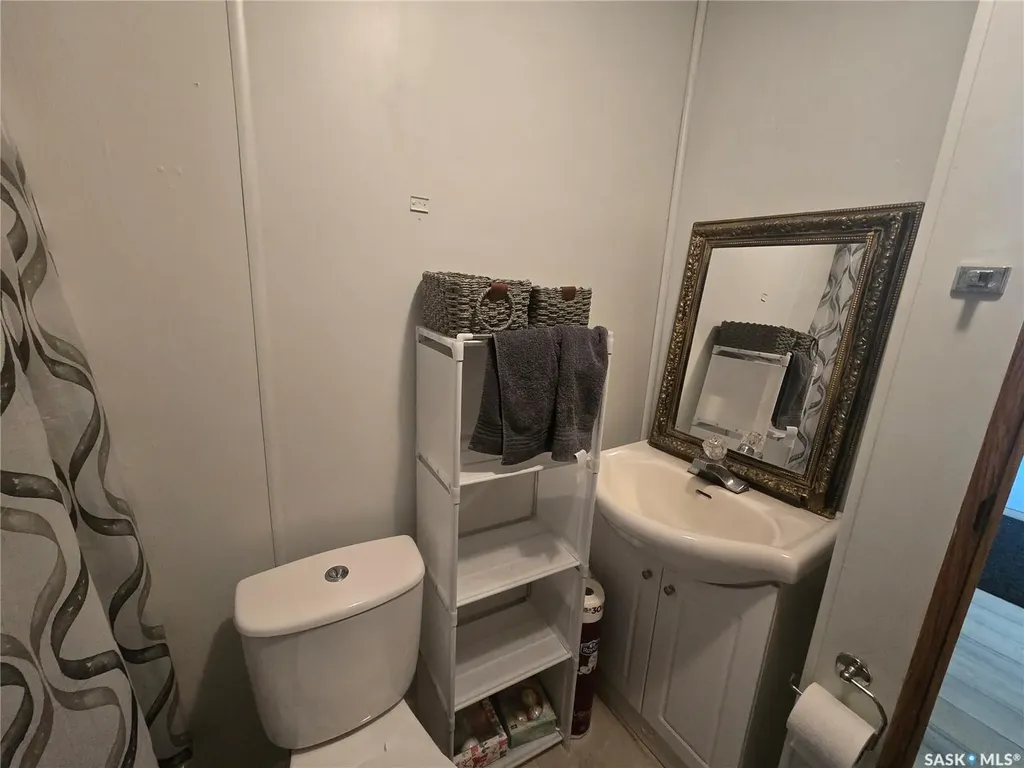 212 Railway Avenue N Lampman SK S0C 1N0