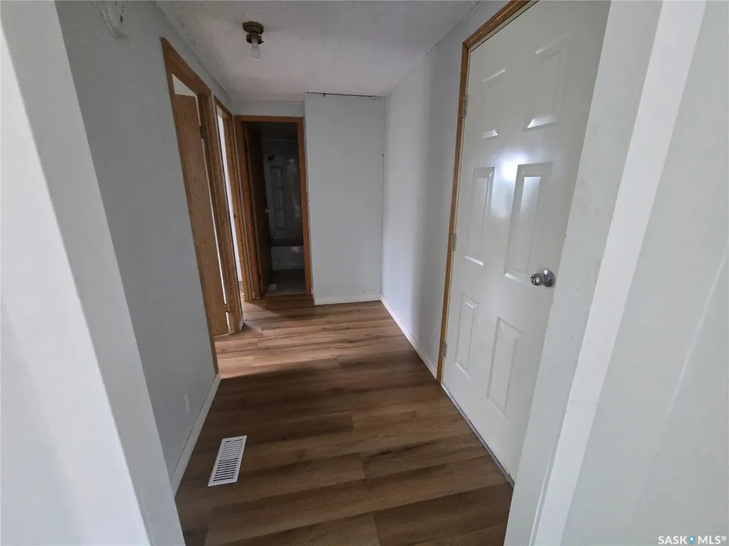212 Railway Avenue N Lampman SK S0C 1N0
