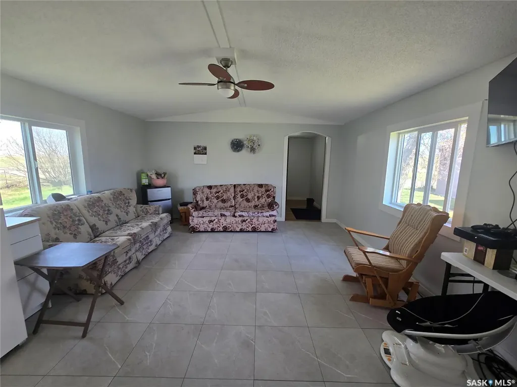 212 Railway Avenue N Lampman SK S0C 1N0