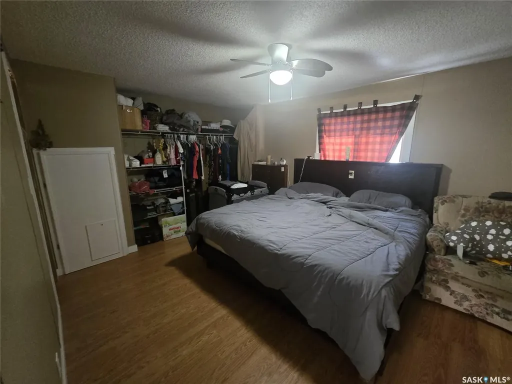 212 Railway Avenue N Lampman SK S0C 1N0