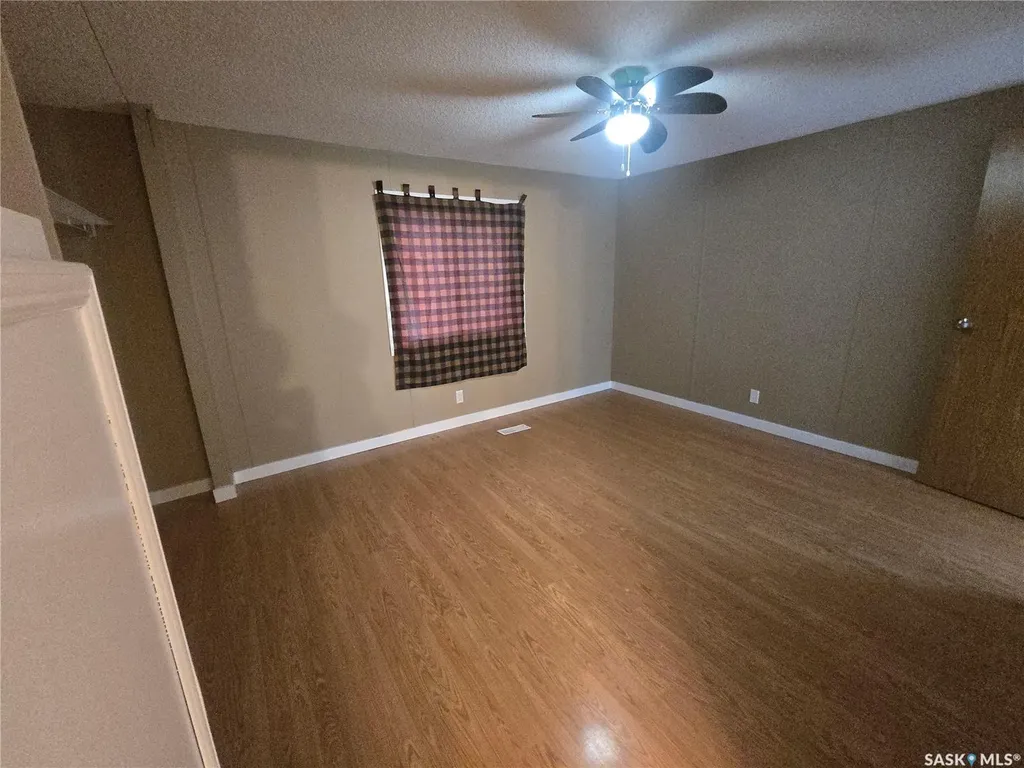 212 Railway Avenue N Lampman SK S0C 1N0