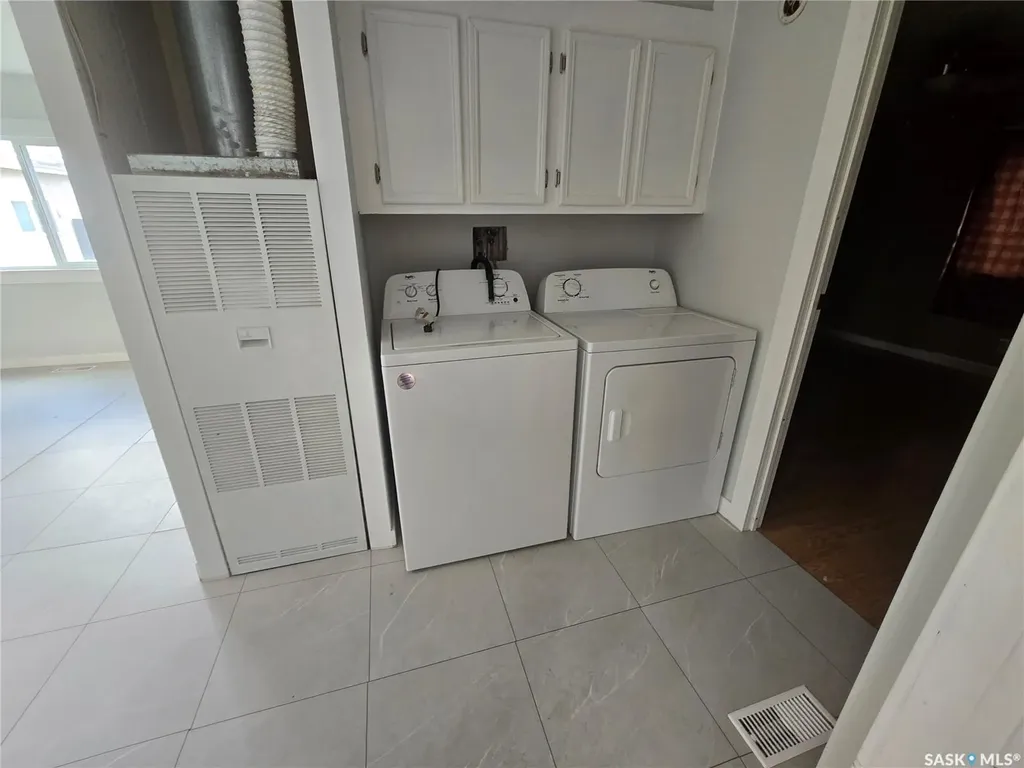 212 Railway Avenue N Lampman SK S0C 1N0