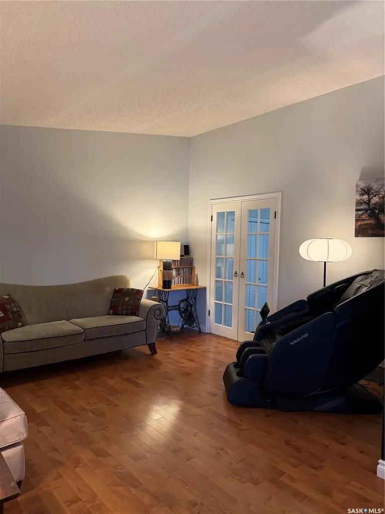 402 9th Avenue Rosthern SK S0K 3R0