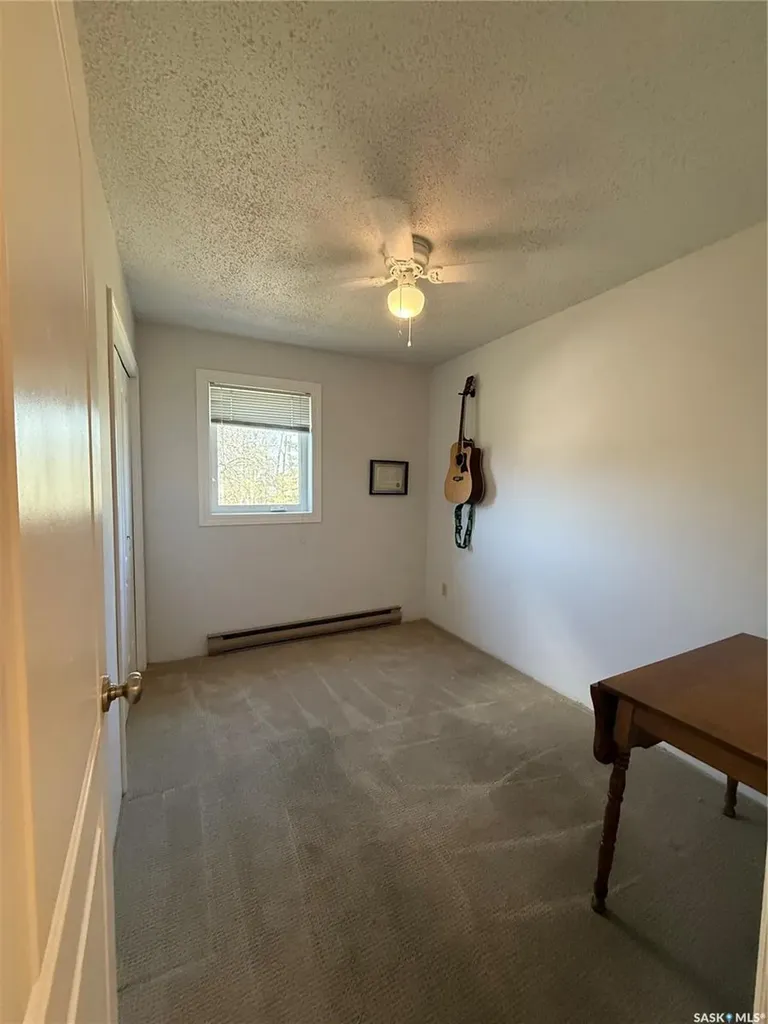 402 9th Avenue Rosthern SK S0K 3R0