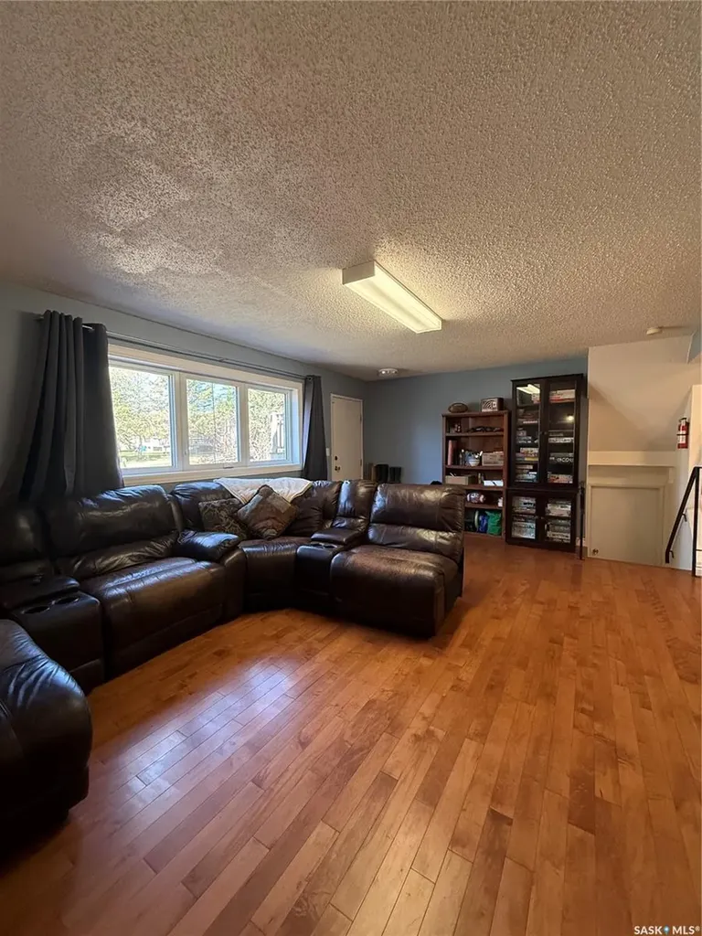 402 9th Avenue Rosthern SK S0K 3R0