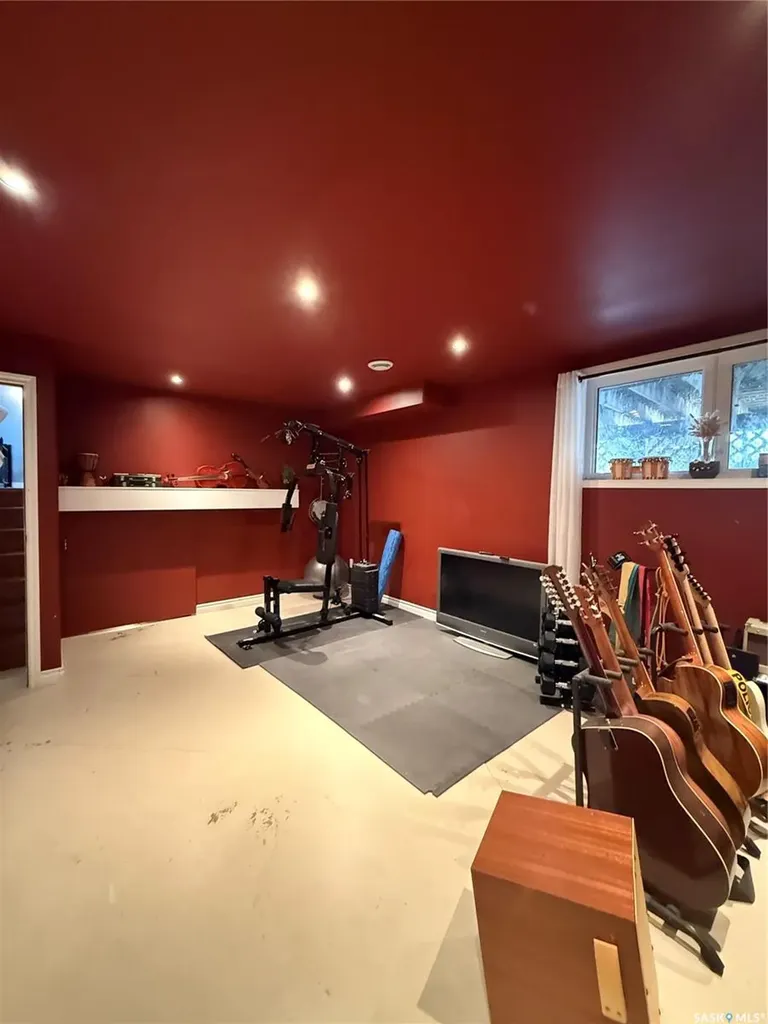 402 9th Avenue Rosthern SK S0K 3R0