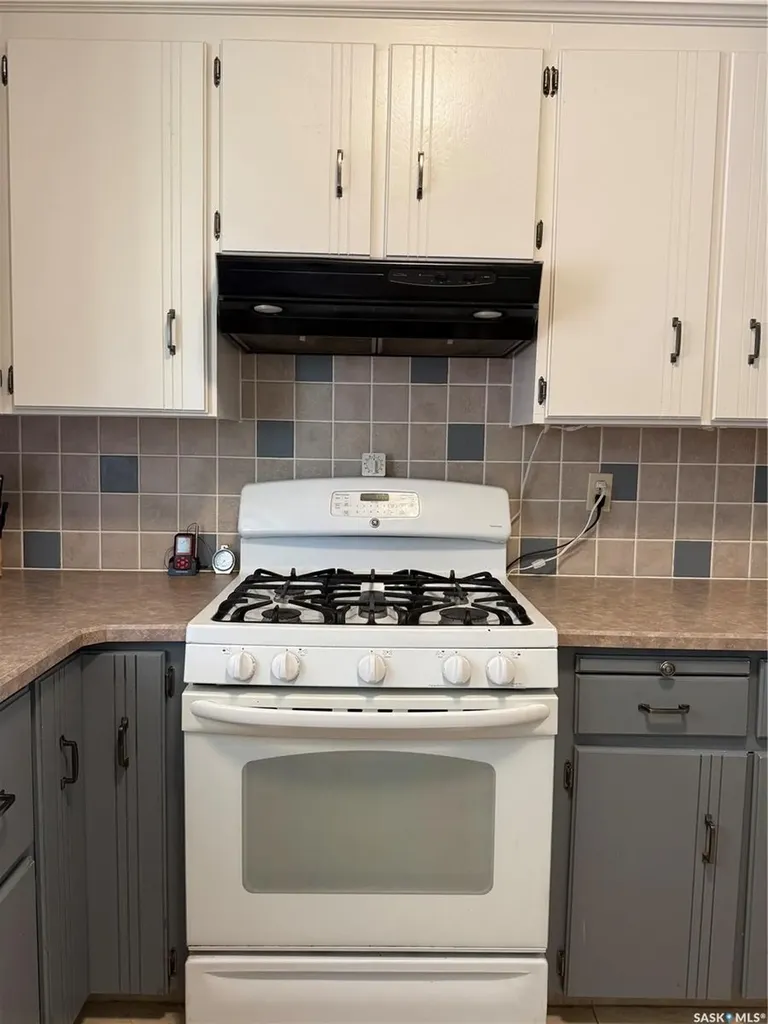 402 9th Avenue Rosthern SK S0K 3R0