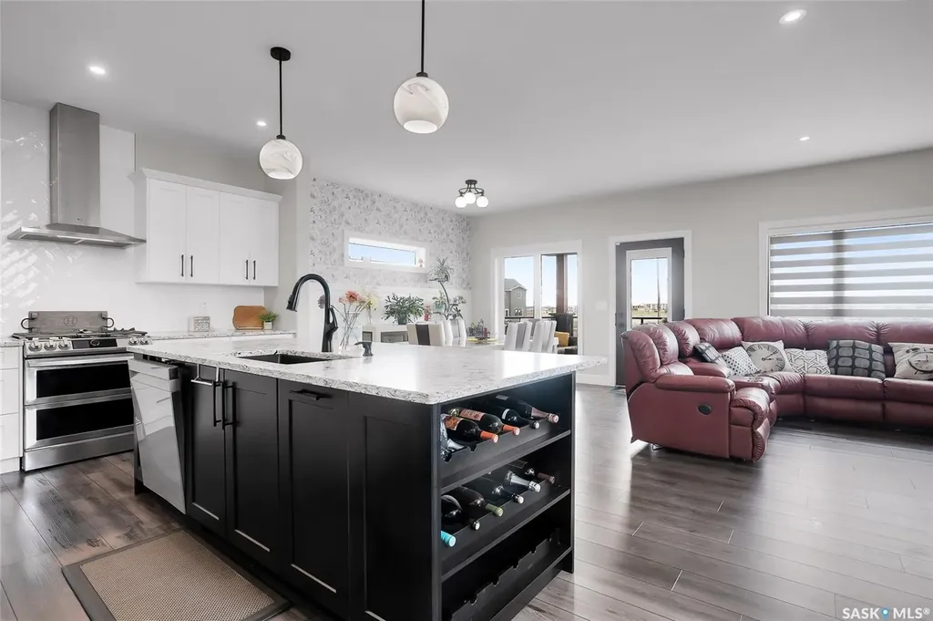 862 Bentley Manor Saskatoon SK S7L 6P4