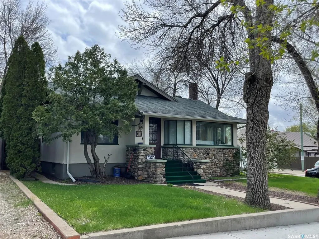 1101 3rd Avenue NW Moose Jaw SK S6H 3V1