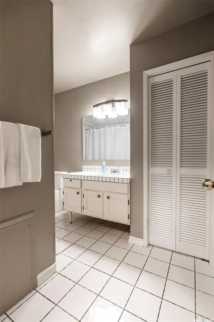 161 Columbia Drive Saskatoon SK S7K 1G1