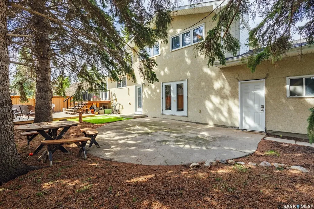 161 Columbia Drive Saskatoon SK S7K 1G1