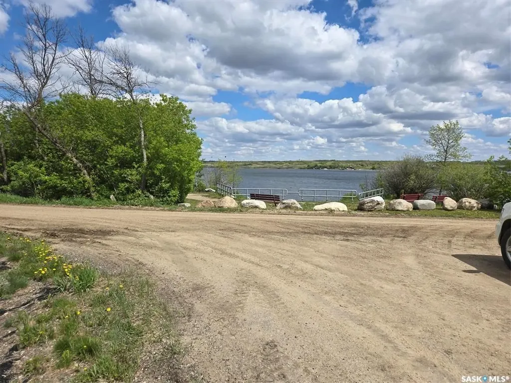 450 And 452 8th Street E Regina Beach SK S0G 4C0