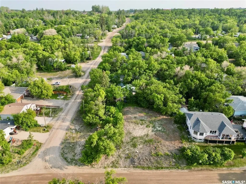 450 And 452 8th Street E Regina Beach SK S0G 4C0