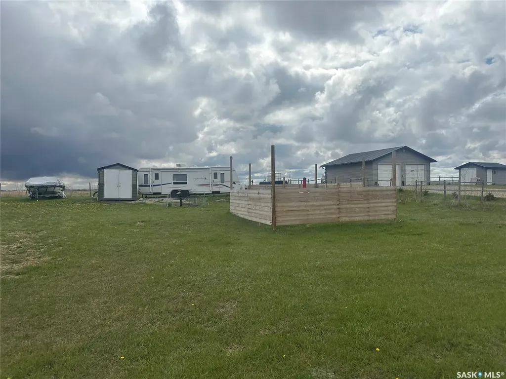207 Collingwood Crescent Mckillop Rm No. 220 SK S0G 4V0