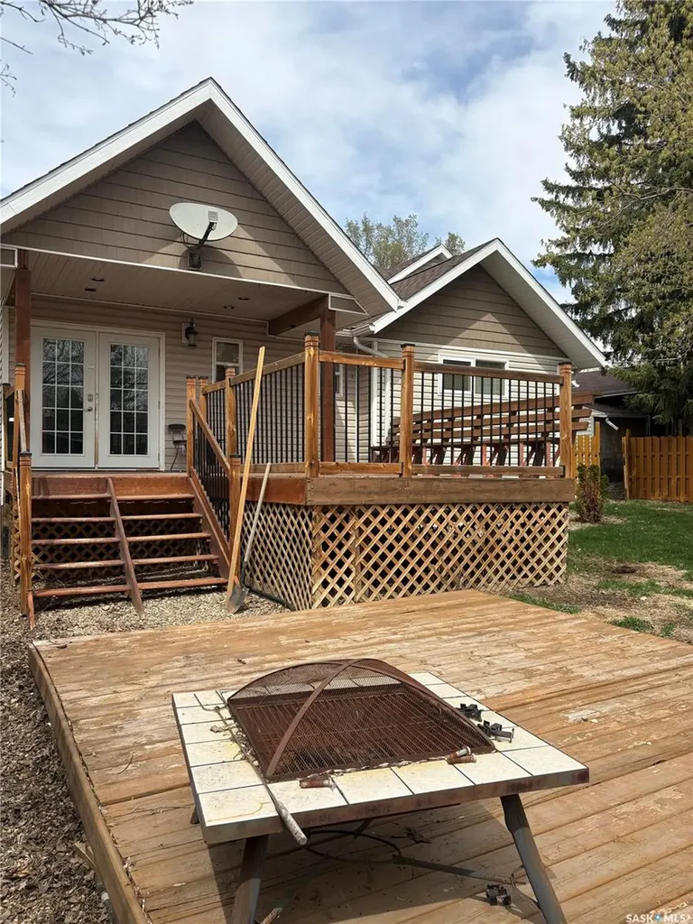 208 1st Street S Turtleford SK S0M 2Y0
