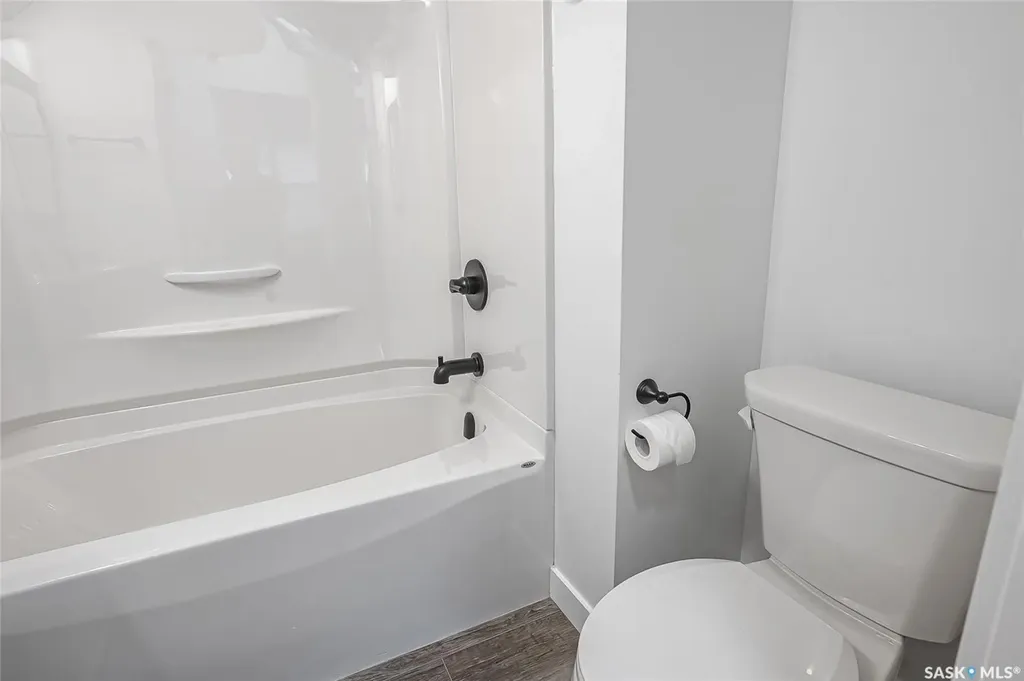 1230 E Avenue N Saskatoon SK S7L 1T4