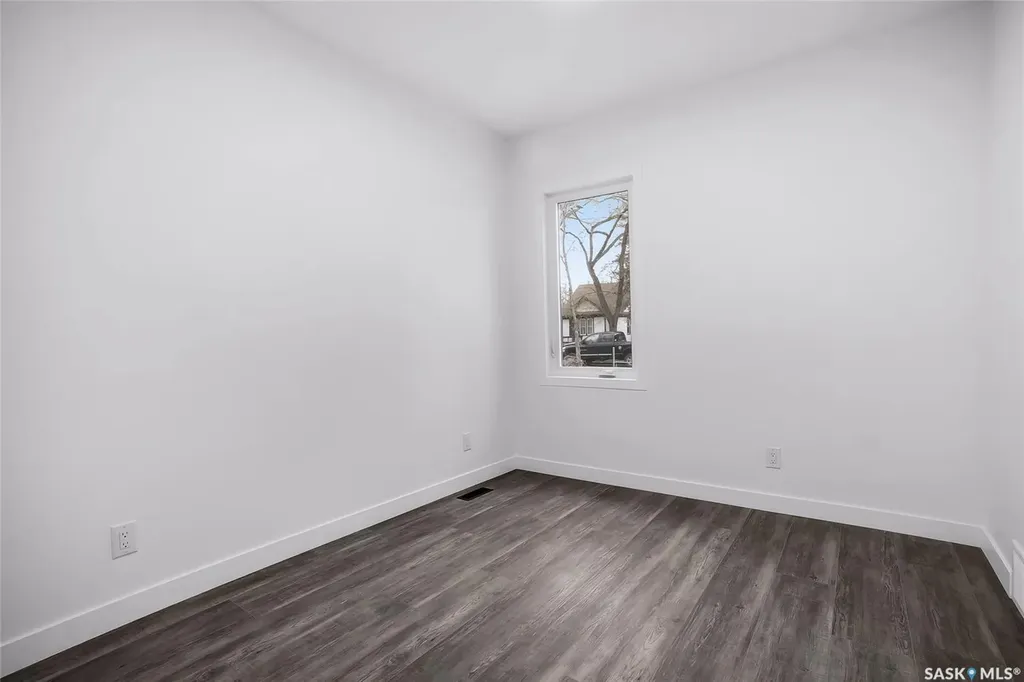 1230 E Avenue N Saskatoon SK S7L 1T4