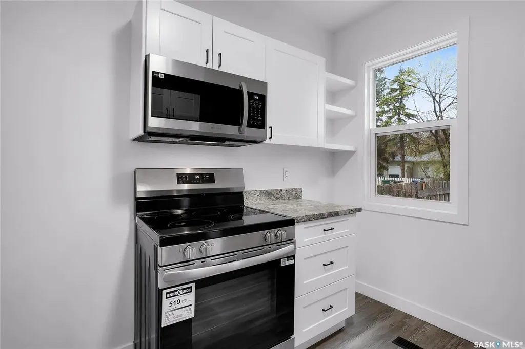 1230 E Avenue N Saskatoon SK S7L 1T4