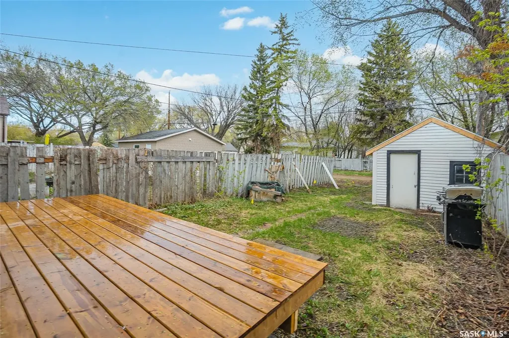 1230 E Avenue N Saskatoon SK S7L 1T4