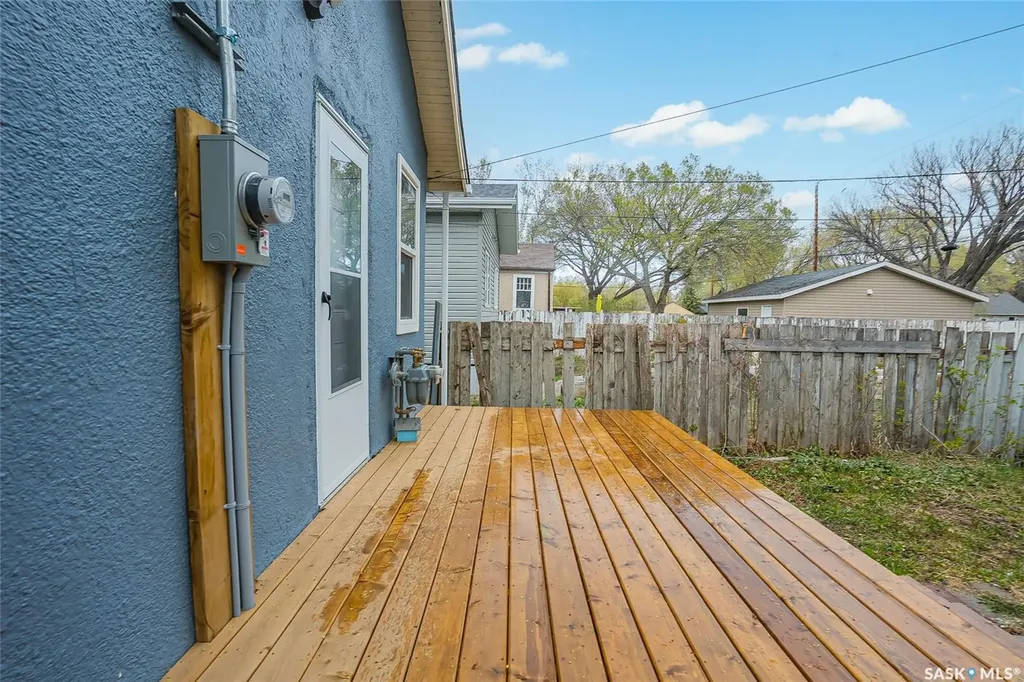 1230 E Avenue N Saskatoon SK S7L 1T4