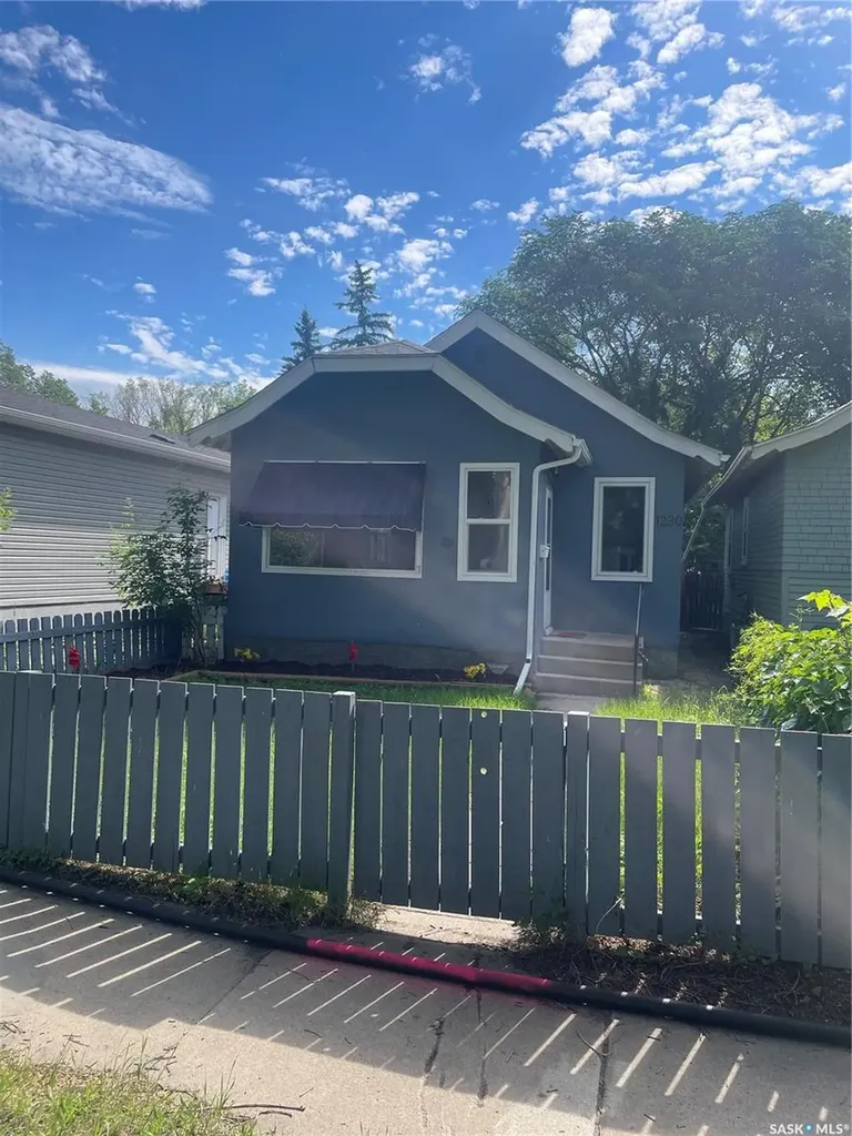 1230 E Avenue N Saskatoon SK S7L 1T4