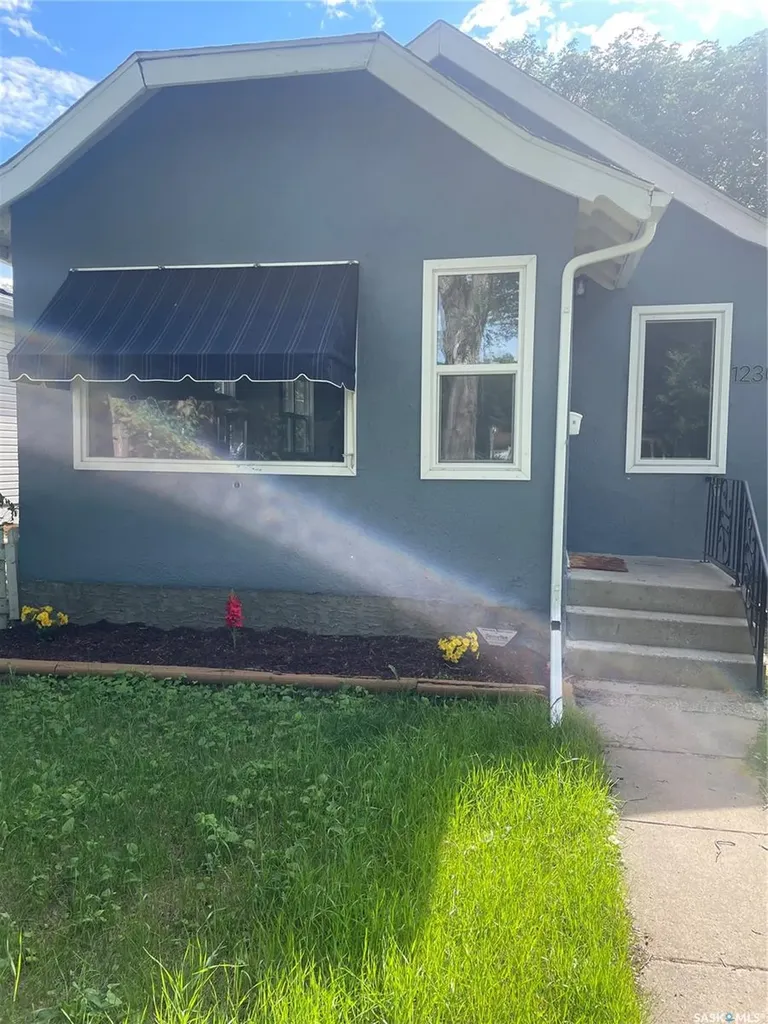 1230 E Avenue N Saskatoon SK S7L 1T4
