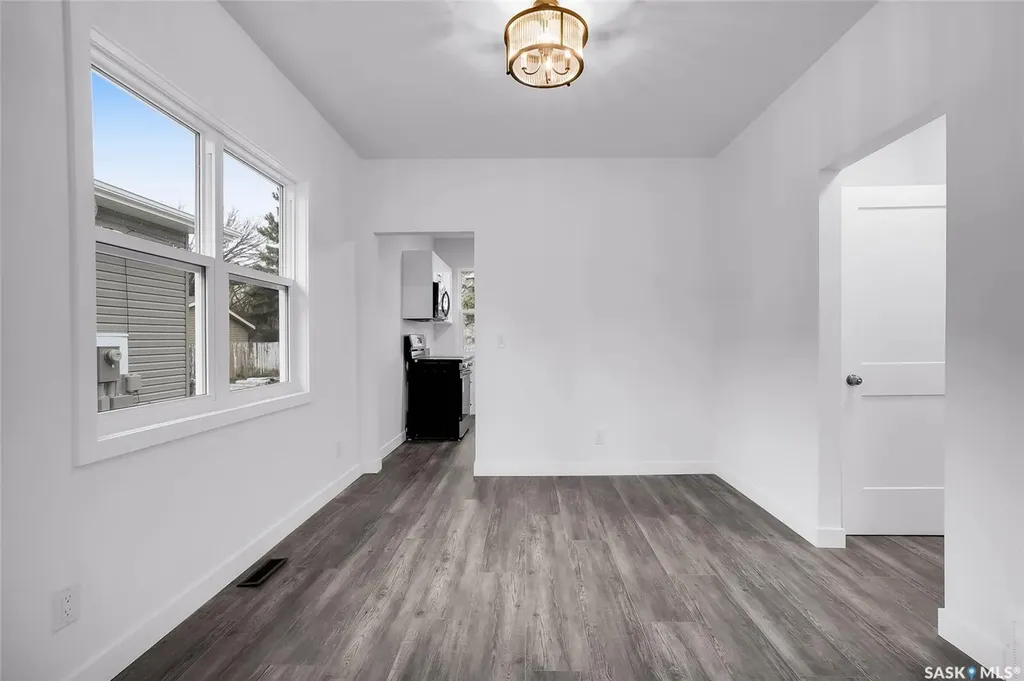 1230 E Avenue N Saskatoon SK S7L 1T4