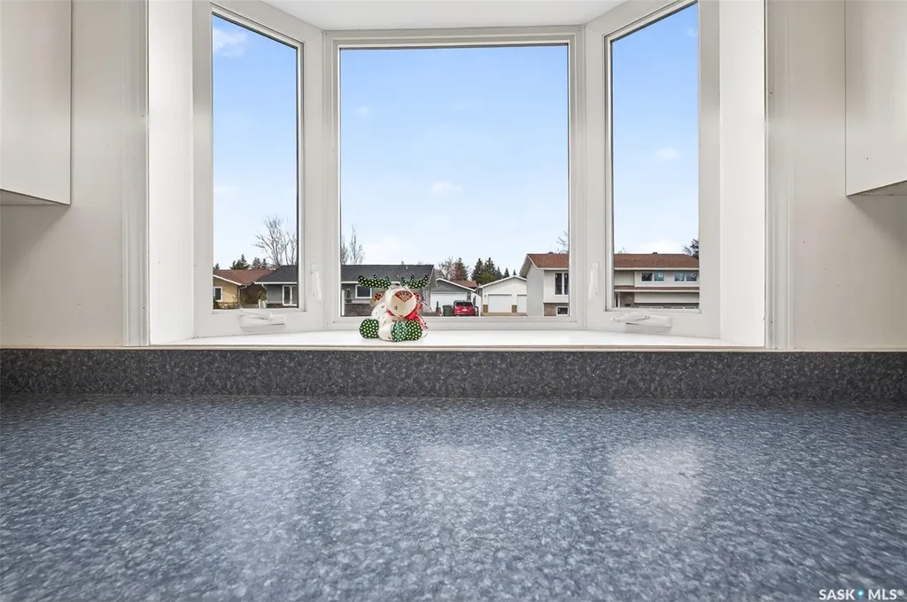 29 Edelweiss Crescent Moose Jaw SK S6J 1E4