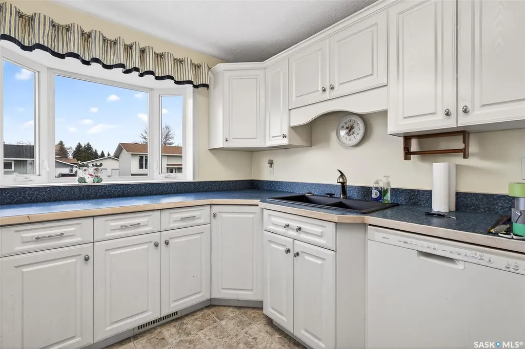 29 Edelweiss Crescent Moose Jaw SK S6J 1E4