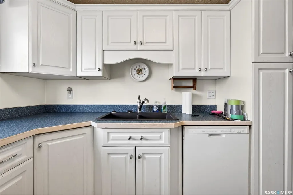 29 Edelweiss Crescent Moose Jaw SK S6J 1E4