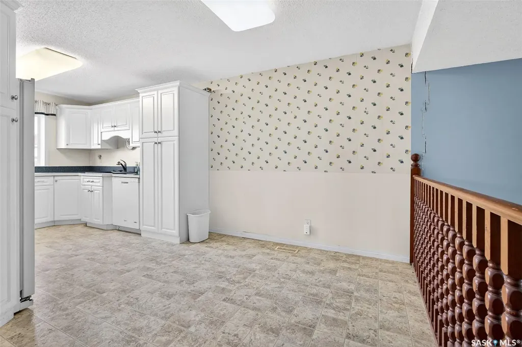 29 Edelweiss Crescent Moose Jaw SK S6J 1E4