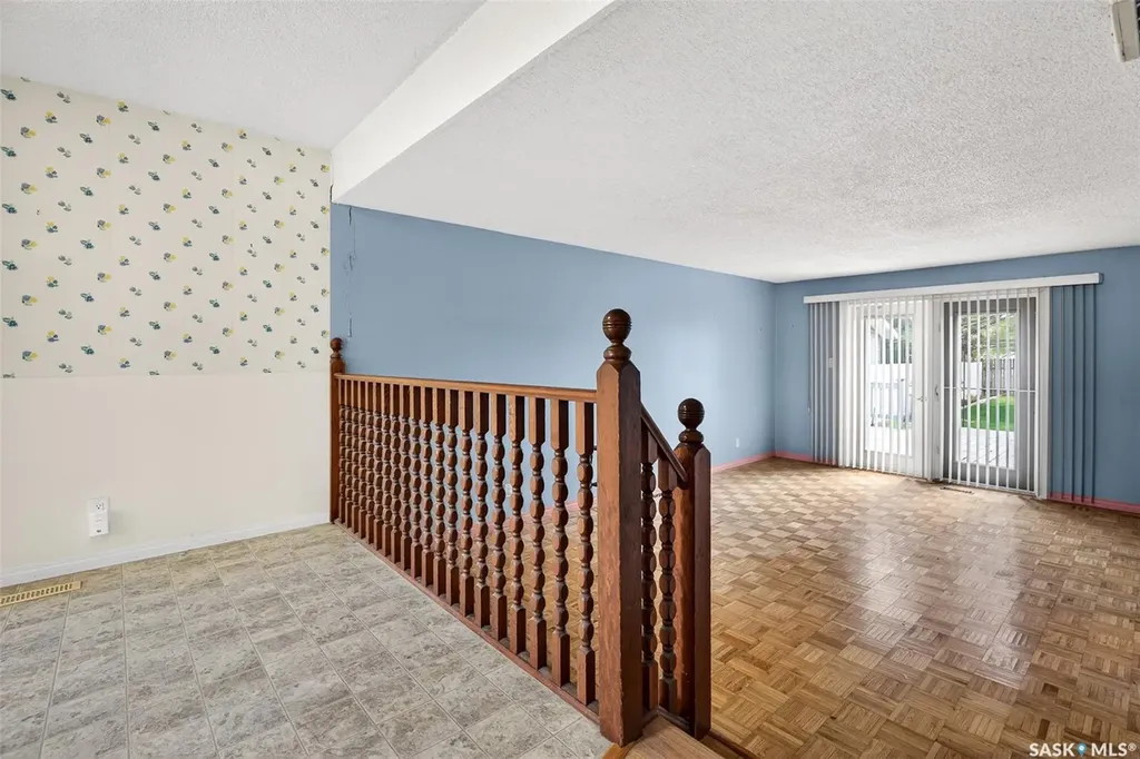 29 Edelweiss Crescent Moose Jaw SK S6J 1E4