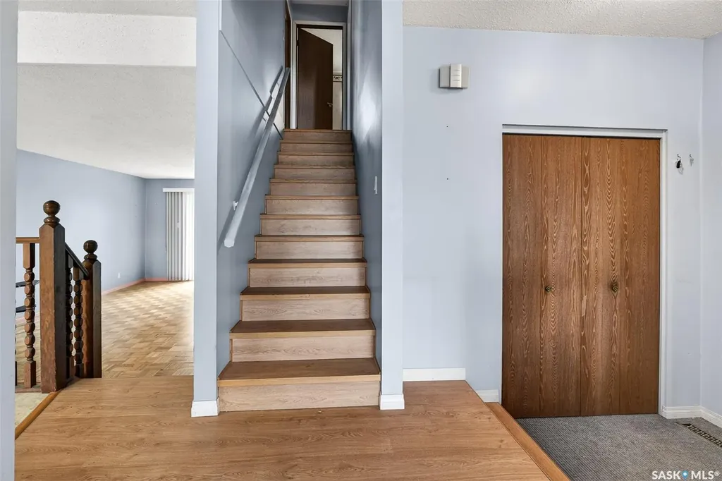 29 Edelweiss Crescent Moose Jaw SK S6J 1E4
