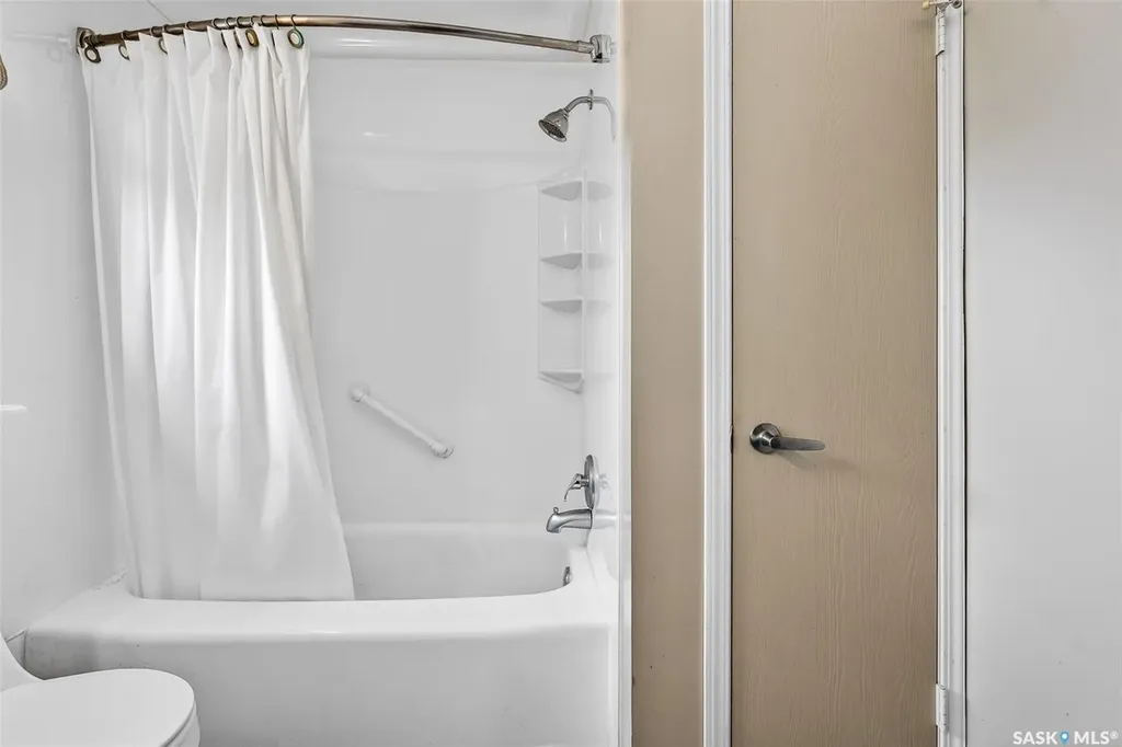 29 Edelweiss Crescent Moose Jaw SK S6J 1E4