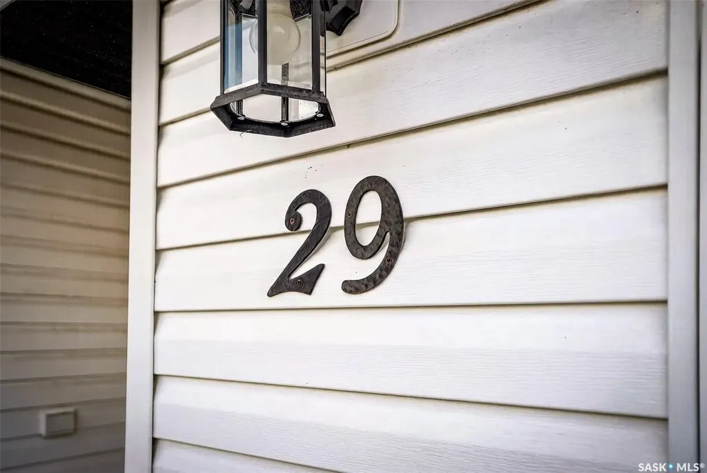 29 Edelweiss Crescent Moose Jaw SK S6J 1E4
