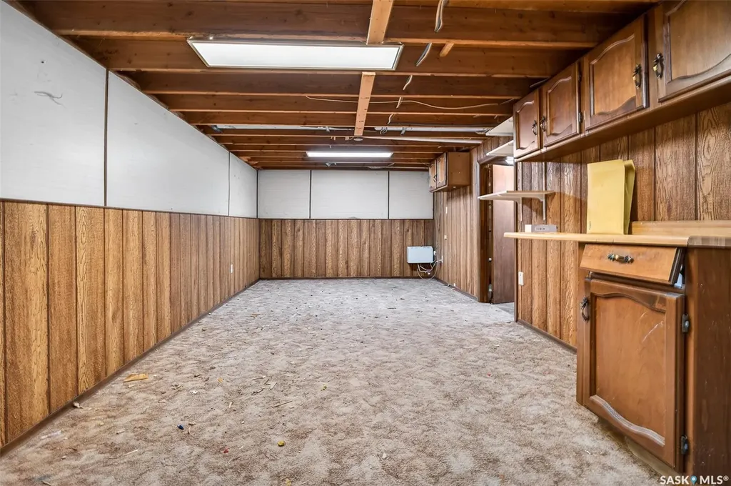 29 Edelweiss Crescent Moose Jaw SK S6J 1E4