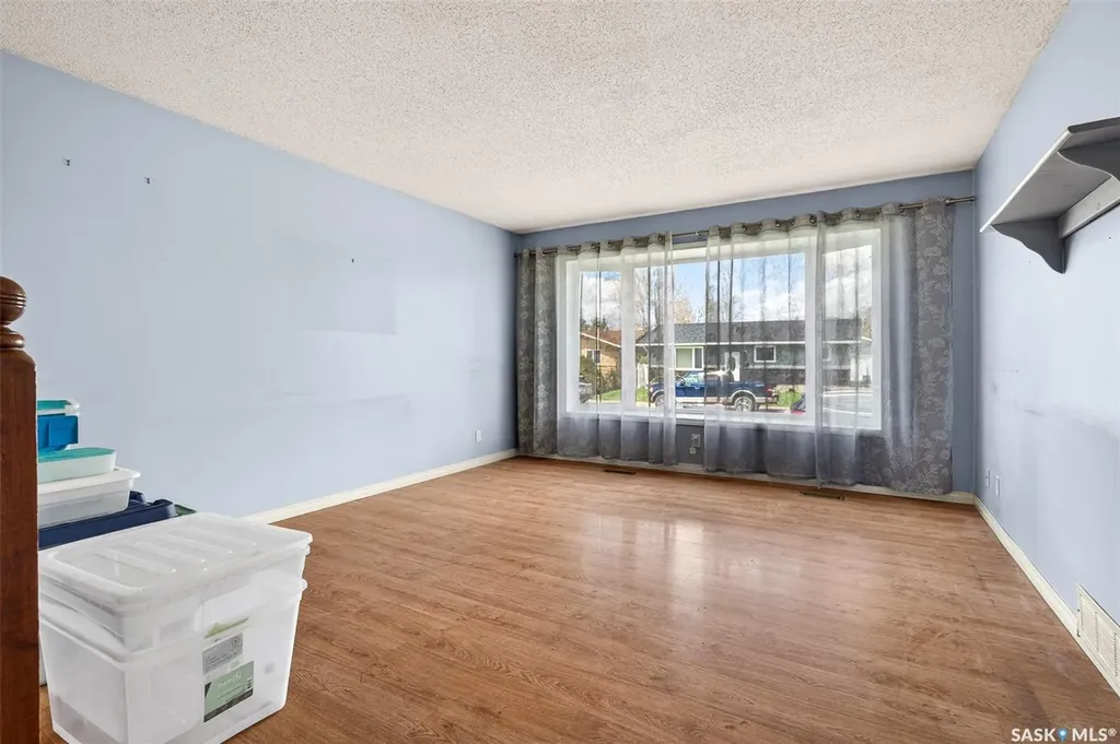 29 Edelweiss Crescent Moose Jaw SK S6J 1E4