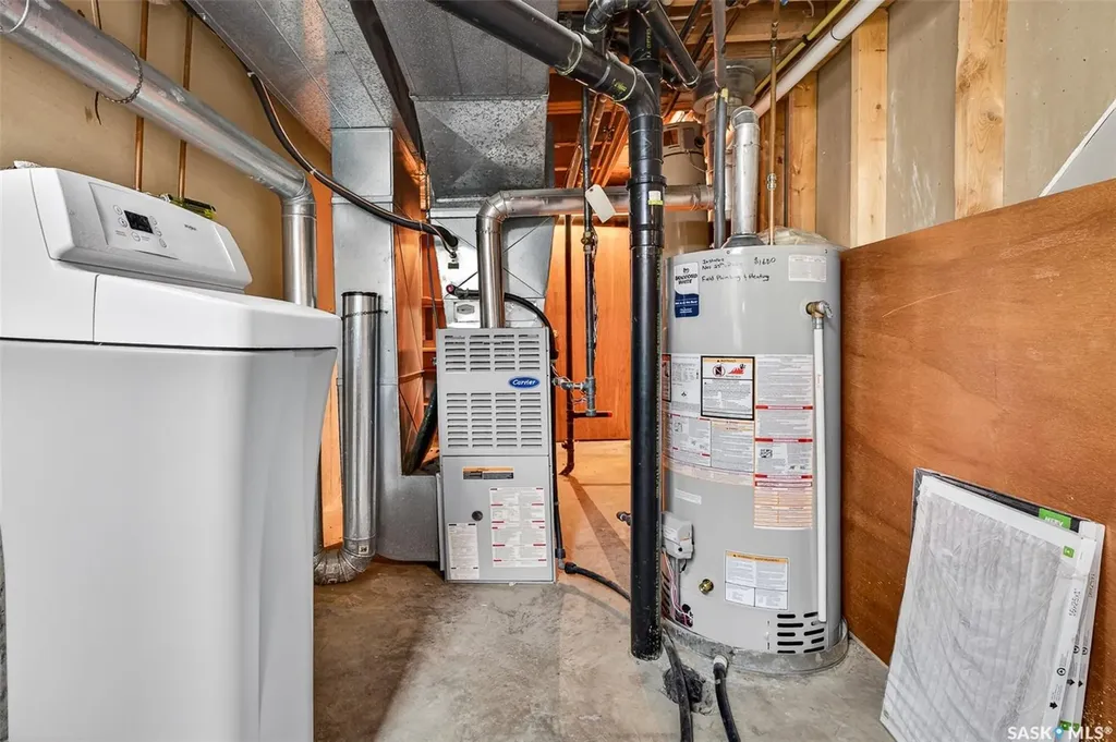 29 Edelweiss Crescent Moose Jaw SK S6J 1E4